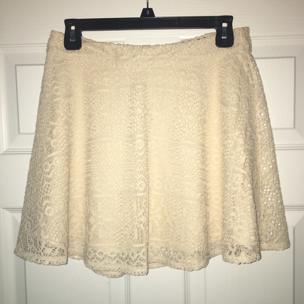 Lace free skirt